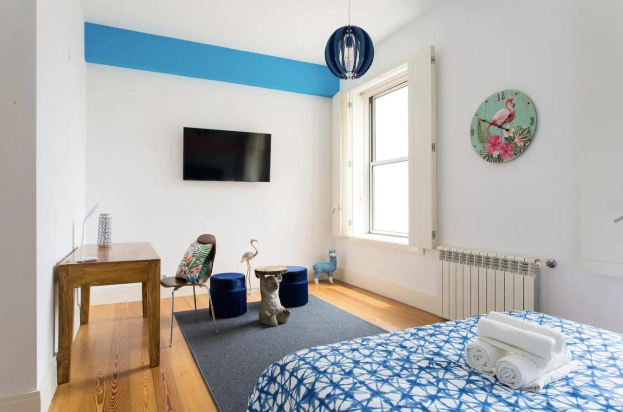 Beautiful 3-Story House In Chiado With A 40M² Private Terrace Apartment Lisbon Bagian luar foto