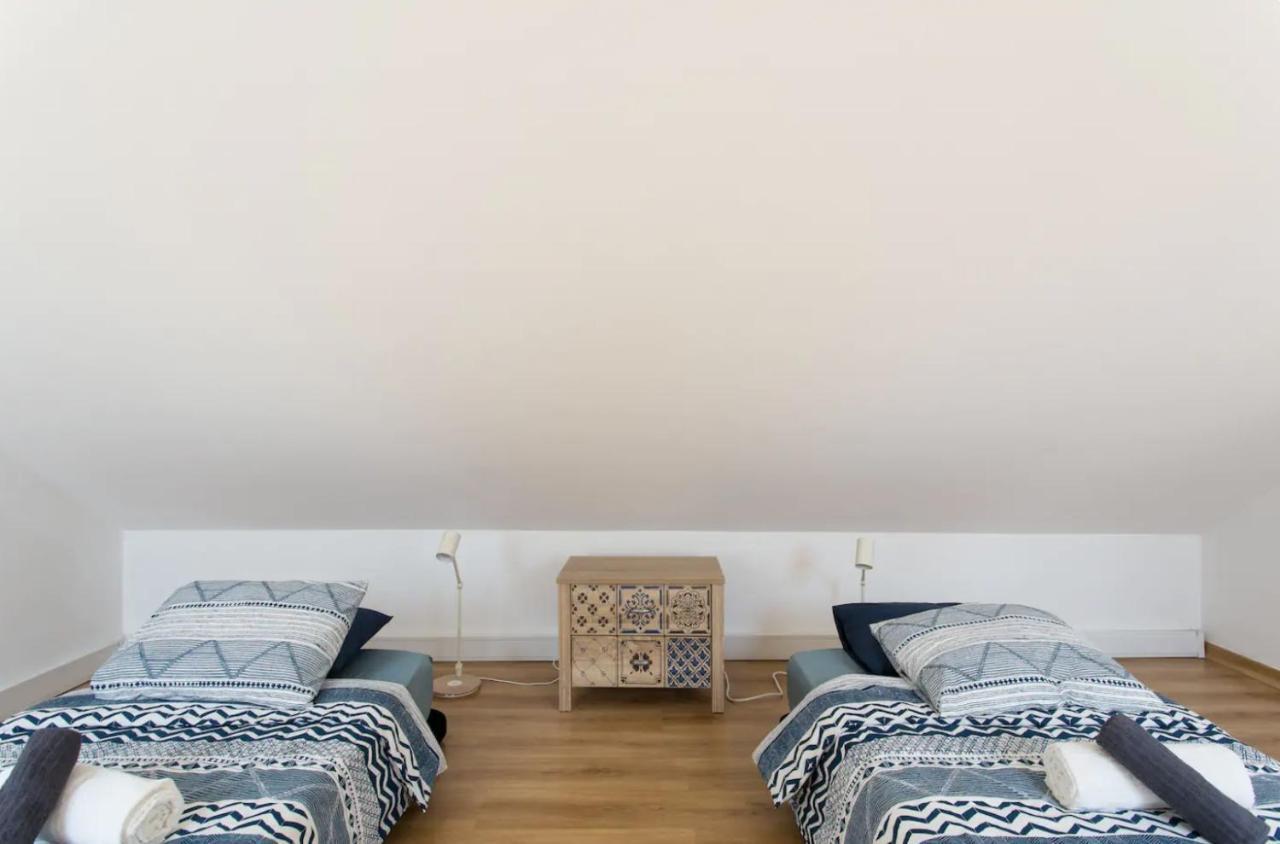 Beautiful 3-Story House In Chiado With A 40M² Private Terrace Apartment Lisbon Bagian luar foto
