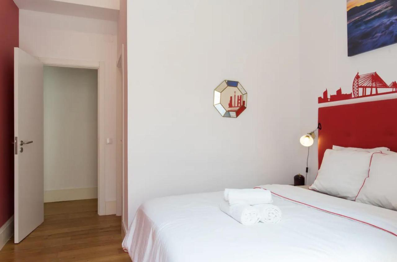 Beautiful 3-Story House In Chiado With A 40M² Private Terrace Apartment Lisbon Bagian luar foto