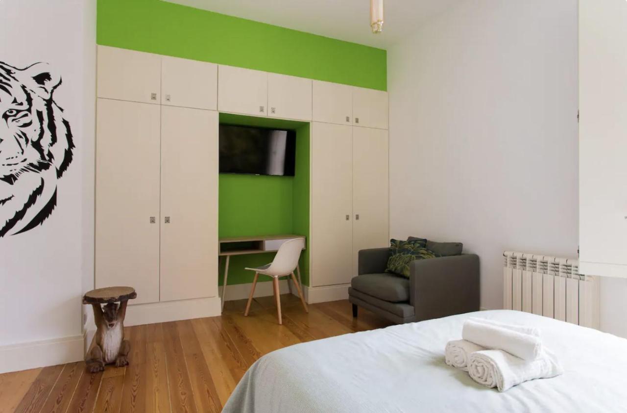 Beautiful 3-Story House In Chiado With A 40M² Private Terrace Apartment Lisbon Bagian luar foto