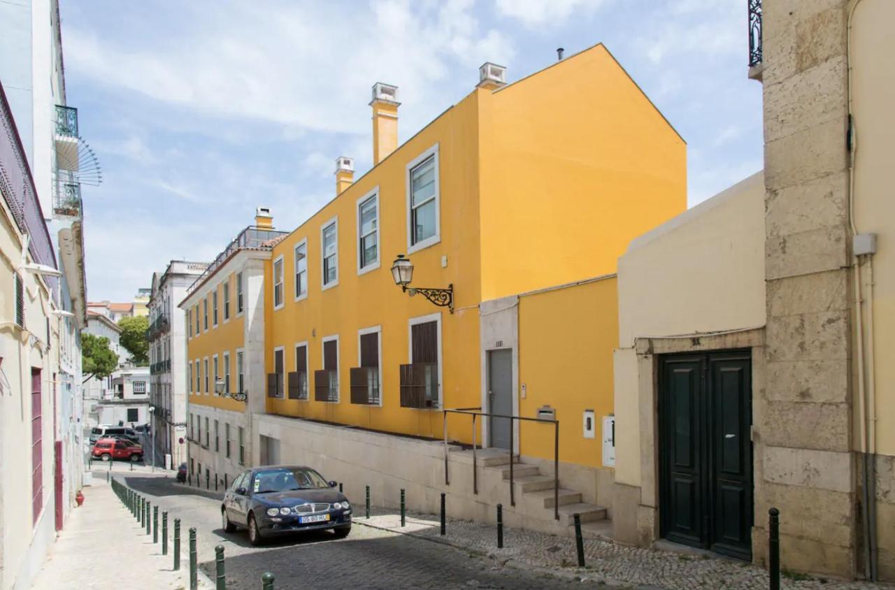 Beautiful 3-Story House In Chiado With A 40M² Private Terrace Apartment Lisbon Bagian luar foto