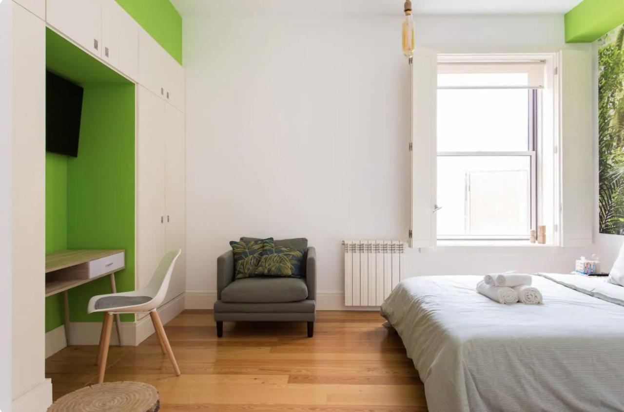 Beautiful 3-Story House In Chiado With A 40M² Private Terrace Apartment Lisbon Bagian luar foto