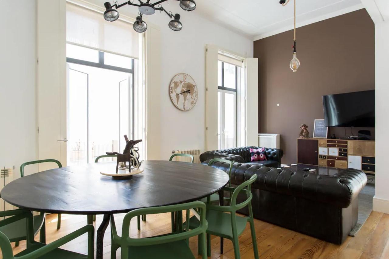 Beautiful 3-Story House In Chiado With A 40M² Private Terrace Apartment Lisbon Bagian luar foto